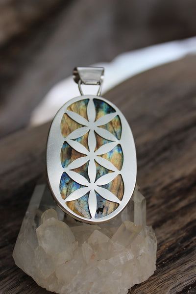 LABRADORITE AND STERLING SILVER CUT OUT PENDANT