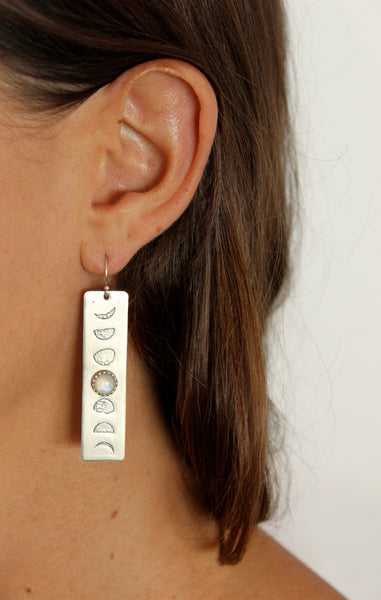 SMALL MOON PHASE EARRINGS WITH MOONSTONE